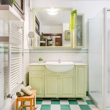 Lägenhet Heaven Near Ferrari's - Train Station