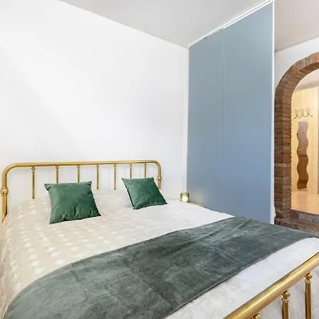 Heaven Near Ferrari's - Train Station Modena