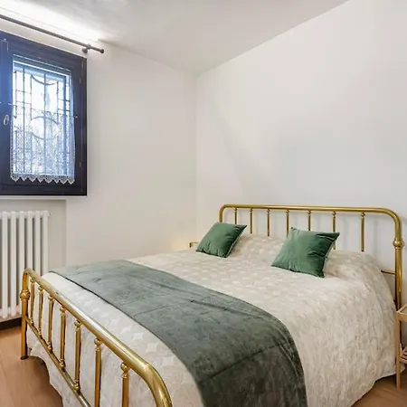 Heaven Near Ferrari's - Train Station Modena