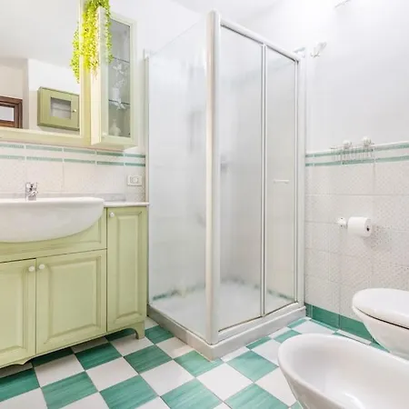 Heaven Near Ferrari's - Train Station * Modena