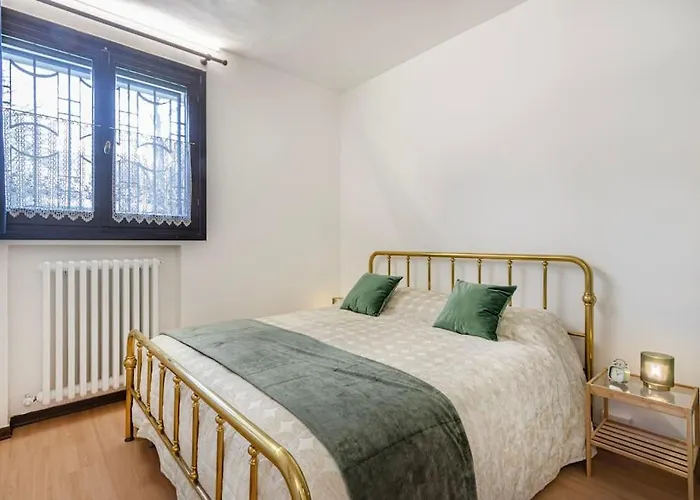 Heaven Near Ferrari's - Train Station Μόντενα