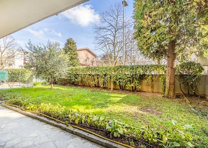 Διαμέρισμα Heaven Near Ferrari's - Train Station